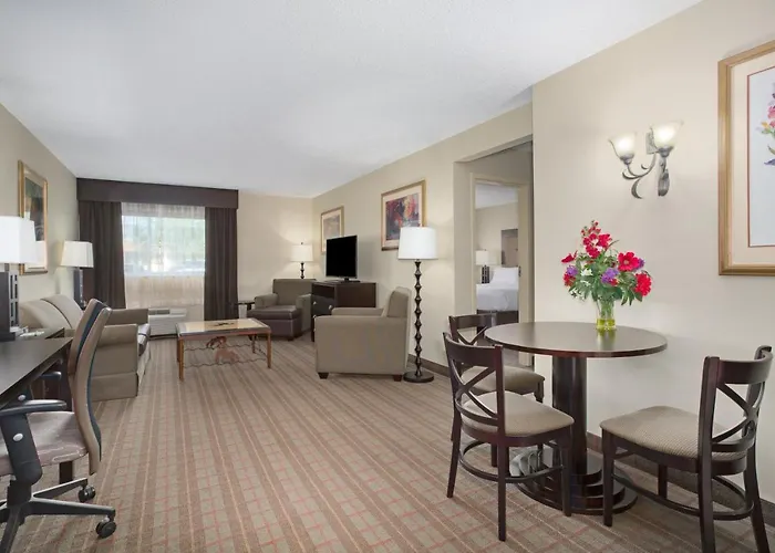 Riverton-convention Center By Ihg Hotel 3*