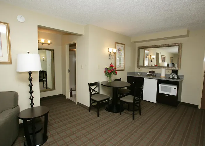 Hotel Riverton-convention Center By Ihg