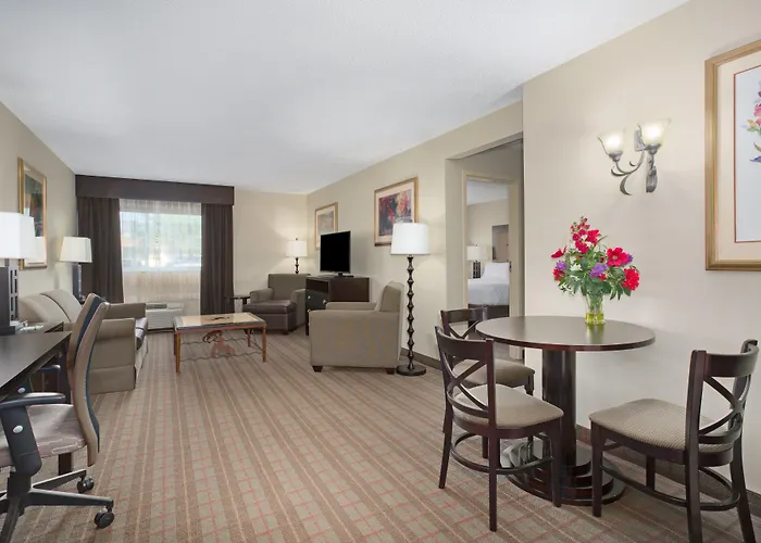 Riverton-convention Center By Ihg Hotel 3*