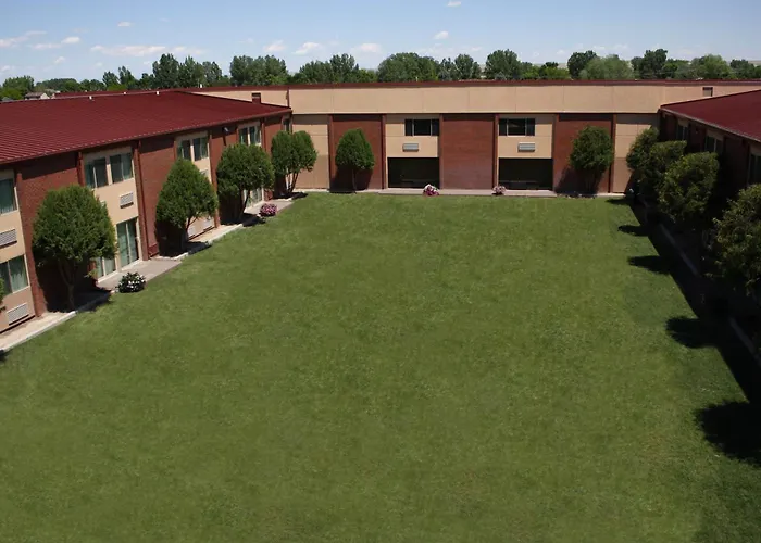 Hotel Riverton-convention Center By Ihg 3*