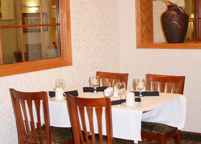 Hotel Riverton-convention Center By Ihg